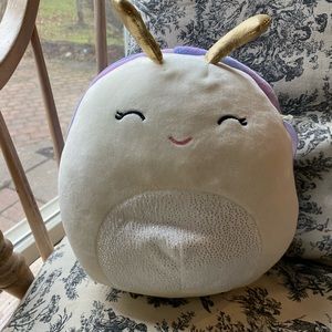 Squishmallow Elysa the snail